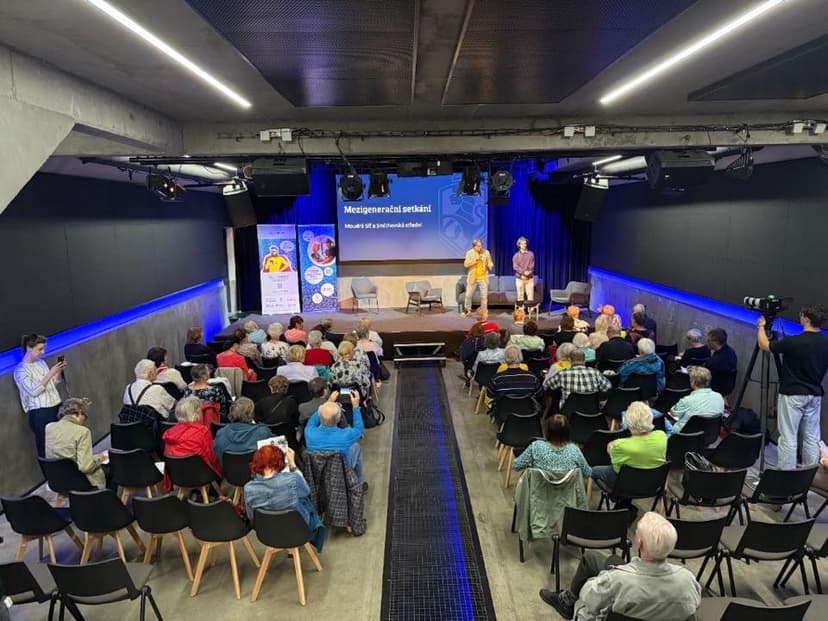 MyFriend showcase at a Moudrá síť senior event in Prague